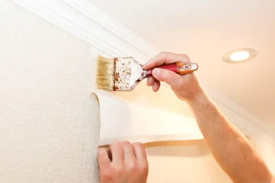 Pose de papier peint à Tréouergat — revêtements muraux et toiles de verre